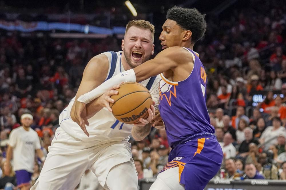 出他在中场 出他在中场